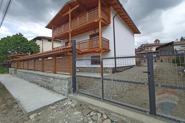 Реновирана селска къща за гости - За продажба - с. Баня, България