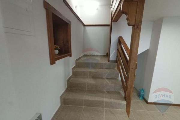 Реновирана селска къща за гости - За продажба - с. Баня, България