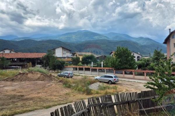 Двуфамилна къща с акт 14 - За продажба - гр. Добринище, България