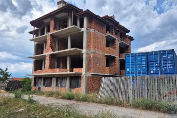 Двуфамилна къща с акт 14 - За продажба - гр. Добринище, България