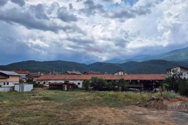 Двуфамилна къща с акт 14 - За продажба - гр. Добринище, България