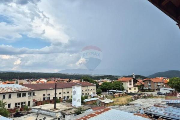 Двуфамилна къща с акт 14 - За продажба - гр. Добринище, България
