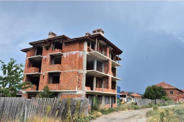 Двуфамилна къща с акт 14 - За продажба - гр. Добринище, България