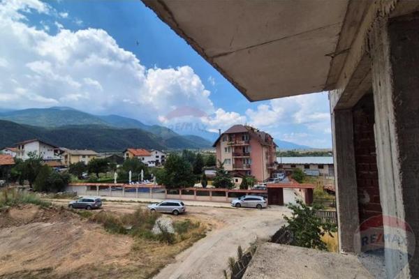 Двуфамилна къща с акт 14 - За продажба - гр. Добринище, България