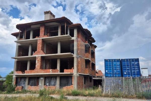 Двуфамилна къща с акт 14 - За продажба - гр. Добринище, България