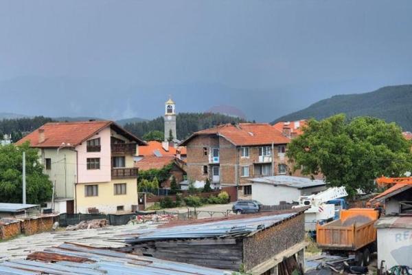 Двуфамилна къща с акт 14 - За продажба - гр. Добринище, България
