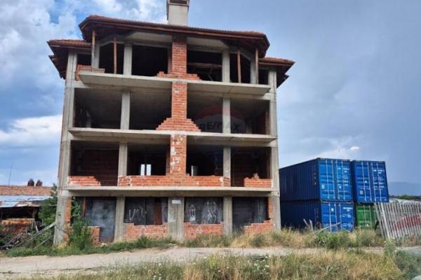 Двуфамилна къща с акт 14 - За продажба - гр. Добринище, България