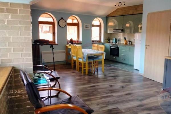 Стилен тристаен апартамент - За продажба - гр. Банско, България