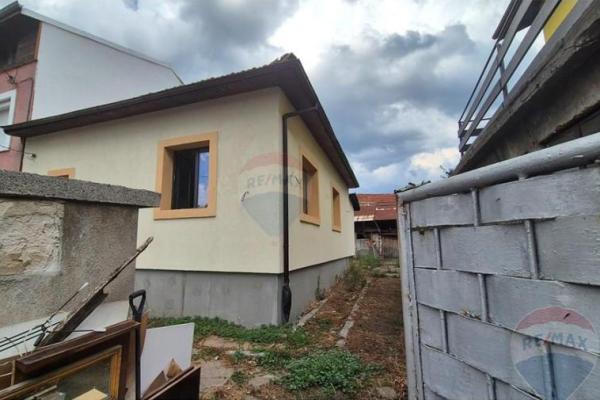 Градска, незавършена къща - За продажба - гр. Банско, България