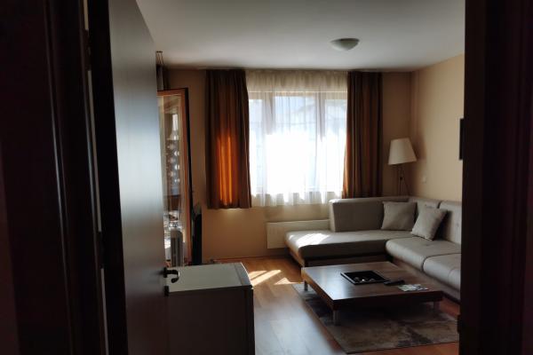 Двустаен апартамент с южно изложение и гледка към планината